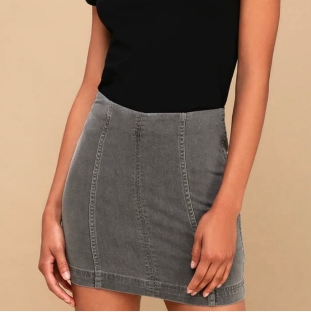 Free People Modern Femme Washed Gray Denim Mini Skirt. Size 6.